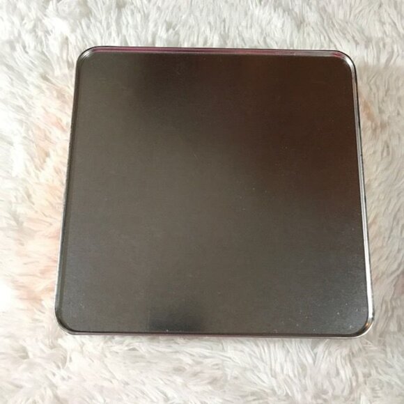 NWOT Coca-Cola 'Coke Santa' 1000 Piece Puzzle in Collectible Tin - Picture 10 of 11